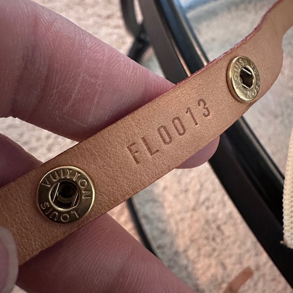 Authentic Louis Vuitton Florentine Pochette Belt Bag – Monogram Canvas - Picture 14 of 15